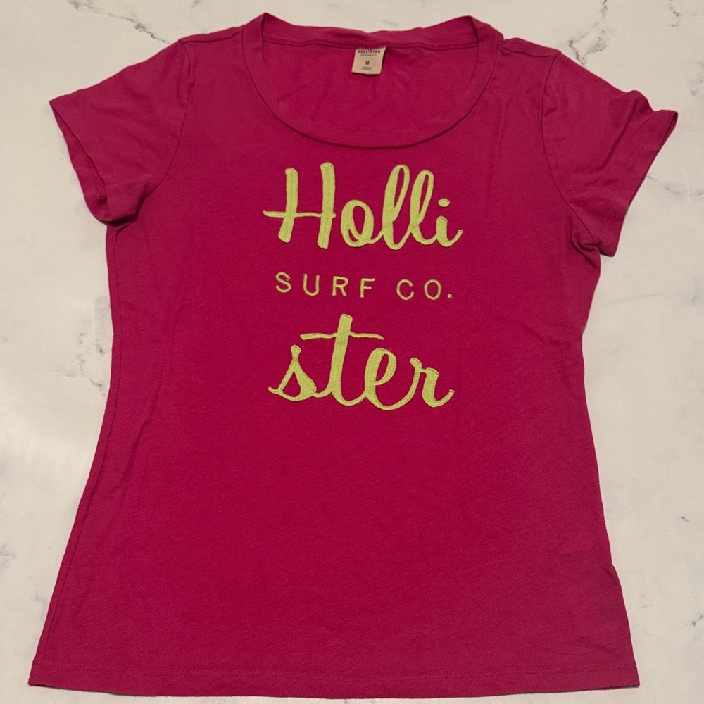 Y2K Hollister Embroidered Spellout T-Shirt Size M Bright Retro